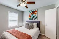 Stylish townhome, sleeps 8, pet friendly. - Homestays