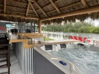Manatee Key- Heated Pool/Dock/Close to Beach