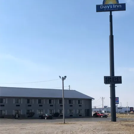 Days Inn & Suites by Wyndham Caseyville Отели в г. Касивилл