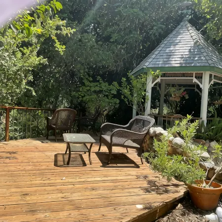 Riverfront Retreat + Spa • Private Deck • Game Room • View — Close to Sequoia NP
