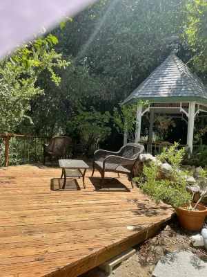 Riverfront Retreat + Spa • Private Deck • Game Room • View — Close to Sequoia NP