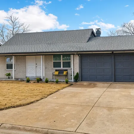 Frisco 4-bedrooms Getaway Hometel with Spa and Outdoor Kitchen