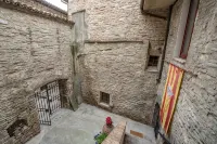 Saint Francis Apartment