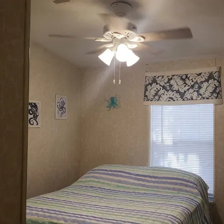 Cottage located in a local fish camp with boat parking. Hotels in Steinhatchee
