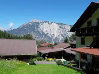 Ferienhof Fürruter, free Wi-Fi, 3 bedrooms, up to 6 persons Hotels in Sautens