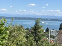 Large apartment. 3 bedrooms, Alpes Rez, Neuchatel Hotels in Neuchatel