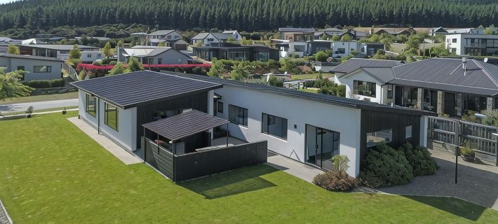 Modern Family  Holiday home with sensational views peaceful paradise (sleeps 11) ワナカのホテル