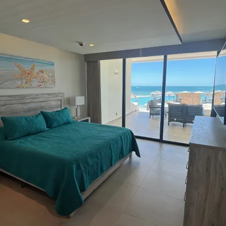 Las Palomas BRAND NEW, Ground Floor, Phase 3 Condo!