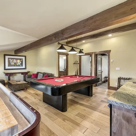 Entire Large Home- Luxe, Walk to Lift & Town! Game Room, Hot Tub