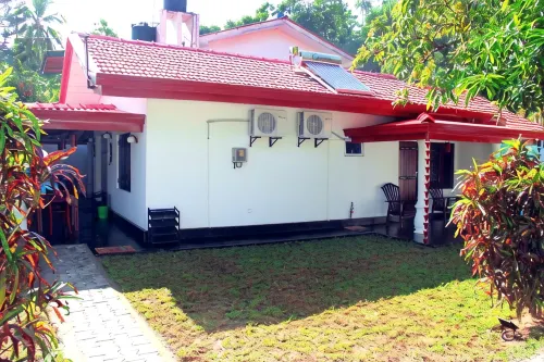 Sooriya Sewana Guest House - 3-Star