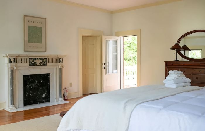 Lovely 4 bedroom rental with spacious master suite