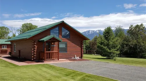 The Trout House- An Authentic Montana Cabin, Perfect for Yellowstone Adventures! - Chalets