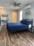 Bourbon Oak Hideaway 2 offers a 2 bed 2.5 bath apartment in historic Bardstown. - Apartments