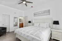 Gulf Views-Near Henderson-Heated Spa-Sleeps 16 +Owner's Quarters ADD on Option - Private Pool
