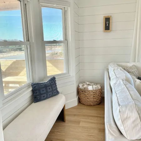 Cabell’s Coastal Cottage-Sleeps 10 Jockey’s Ridge 1 Mile to Beach Sunsets & Pets