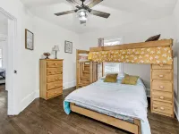 Cozy 2 bedroom home near downtown Gaffney. Hotels in Gaffney