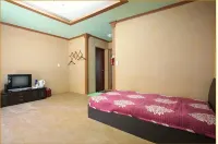 Hamyang Baekmusanjang Hwangtobang Pension - 家庭旅館