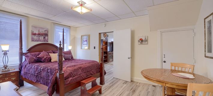 Spacious 1 Br Stratton House: A Cozy Downtown Stay Backing to Culp's Hill Отели в г. Геттисберг