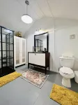 Cute Cabin, Private Hot Tub, Queen Bed, Small Town, 4 Miles to Ratcliff Lake - Alppimaja