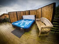New Forest Lodges - parking