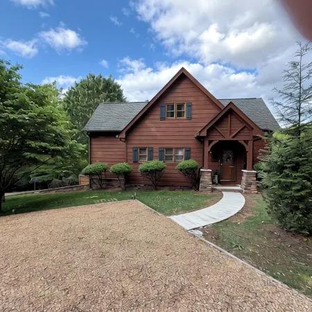 Private, 5 Star Mtn. Home. Amazing LR Views, Hot Tub, 2 Decks, & Game Room!