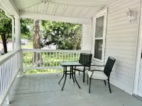 Cozy Bungalow - Close to Campus + Nespresso Coffee Maker! - Bungalows