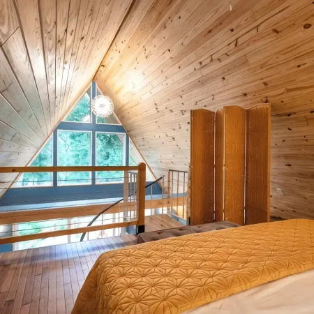Modern A-Frame ~ Creeks & River Nearby ~ 8 Miles from Downtown Chattanooga