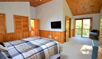 Edelweiss! A Luxurious 5 Bed Ski Chalet 5 Mins to Jay Peak, Vermont - Alppimaja
