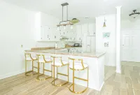 OXFORD PRIME LOCATION / ON THE SQUARE!! WALKING DISTANCE TO CAMPUS - 4-Star