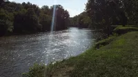 Wild Bills Riverfront Escape - Garden hot tub - Chalets