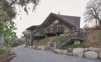 Charming House Inside the Gate of Sequoia National Park - 4-Star