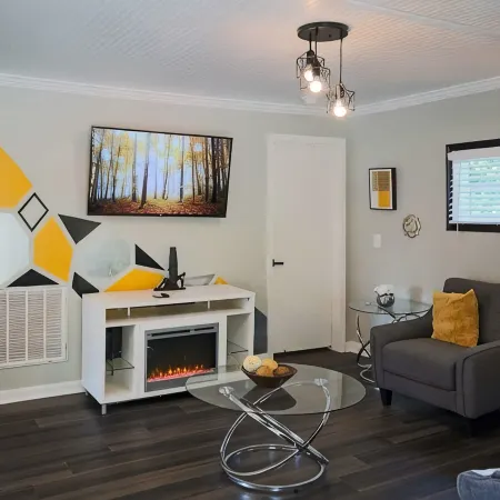 Beautiful Home At Downtown Apex