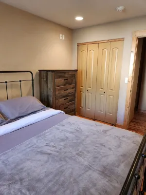 Escape to Nature: Charming 3-Bedroom Cabin near Trinity Lake - 3-Star