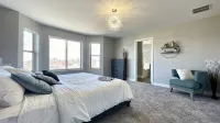 Family Friendly 7 Bedroom 4.5 Bath - Homestays