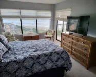 5th Floor View of Beach and Ocean- Full condo- 2 pools- - 2 estrellas