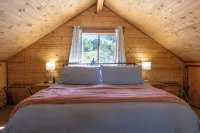 Lux Hot Tub Cabin. Huge Views! 35 Acres! Stargazing/Hiking Retreat! No Pet Fees! - Balkoner