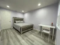 Entire Newly Renovated House in North Pomona - 2 tähden