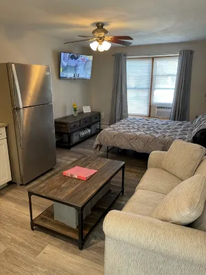 Cozy new efficiency close to beach and shopping - Wifi