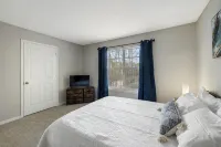 Bright 3Br by  Uga, Near DT and Georgia Museum of Art, Urban Oasis - Condos