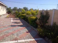 Comfort Palace Guest House Francistown - parking