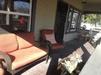 UNWIND ON VINE- A Beautiful Place to Stay and Short Walk to Downtown - Bungalows