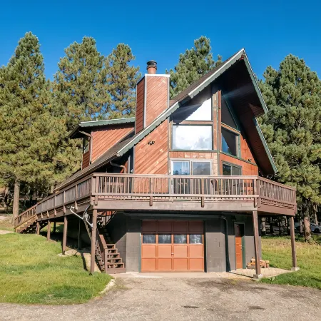 Escape to the Mountains- Perfect for your Golf or Mountain Biking Getaway