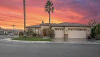 Desert Oasis  in Terra Lago Enjoy Coachella XL  Pool. Remodeled Inside Duel AC - 3-Star