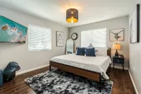 Tribune at Redlands, Arcade Hands - Homestays