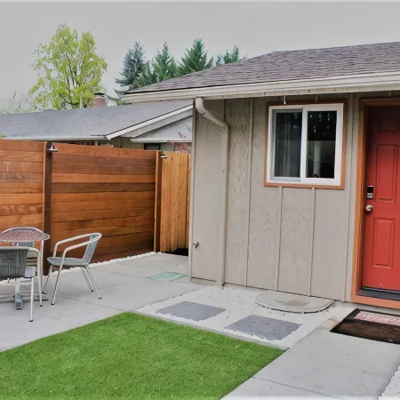 Relax & Enjoy Private Studio w/Courtyard