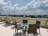 Seaside Condo, 3Bd+Bonus Rm, 4 Bath, Rooftop Deck-Ocean/Bay Views, Walk to Beach - 3 stjerner