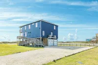 6-bedroom house on fabulous Surfside Beach with private volleyball court - 4-Star
