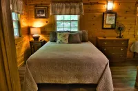 Cozy Cabin Among the Trees - Rustic Charm, Modern Comforts,  26 Secluded Acres - Hytter