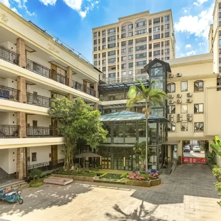 Mengzi Hailun City Garden Hotel (Nanhu Park New World Pedestrian Street)