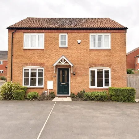 4 Bed Modern Spacious House | Parking x3 | EV Charger